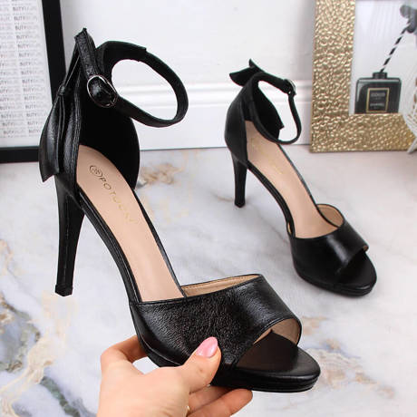 Sandały szpilki lakierowane czarne Potocki YQ21037